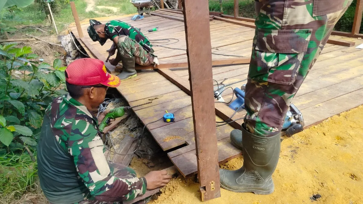 Satgas TMMD Ke-128 Bontang Kebut Pembangunan Jembatan Penghubung di Gunung Telihan