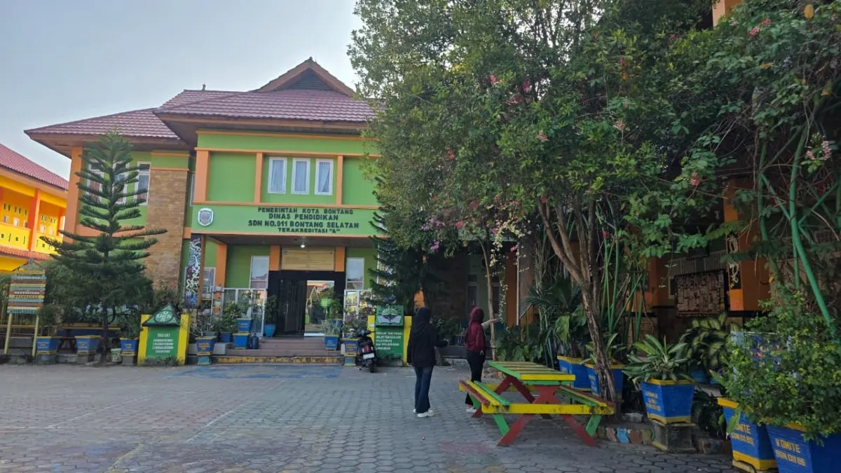Sabtu Bersih Jadi Andalan SDN 011 Bontang Selatan Jaga Lingkungan Sekolah