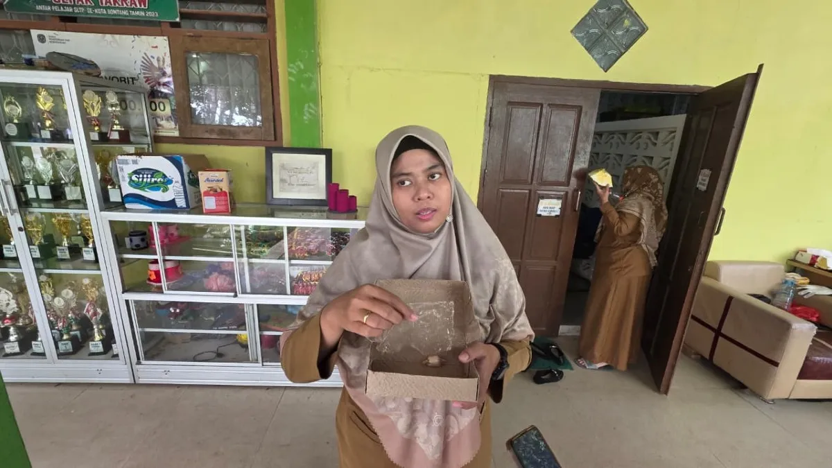 Kreativitas Siswa SMPN 5 Bontang Diuji Lewat Eksperimen Plastik Biodegradable