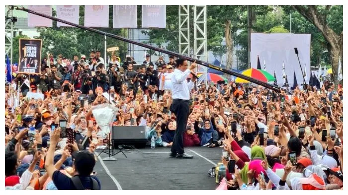 Kampanye di Samarinda, Anies: Bagaimana Mungkin Sumbernya di Kaltim tapi Kesulitan BBM?