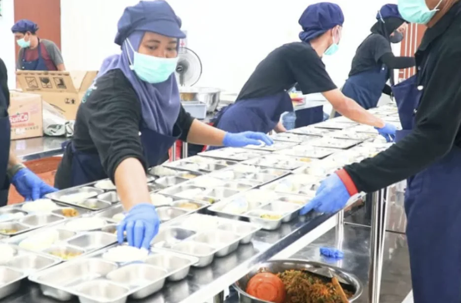 Viral Keracunan Program Makan Bergizi Gratis, Kepala BGN Minta Mitra Unggah Video Masak: Kontrol Ala Medsos
