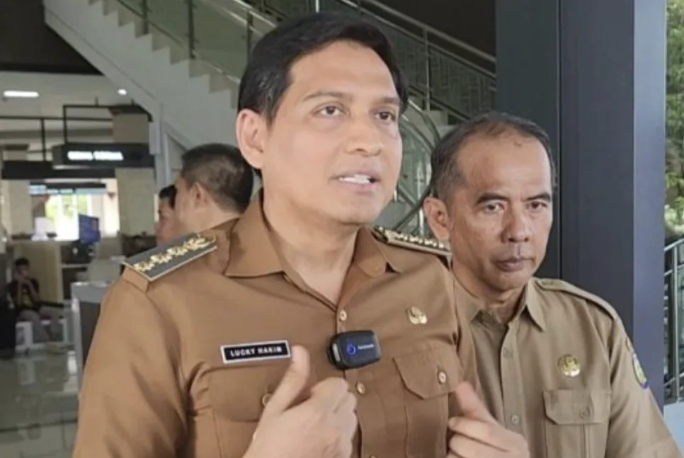 Liburan Ilegal ke Jepang, Bupati Lucky Hakim Disanksi: Disuruh Magang dan Naik Transportasi Umum!