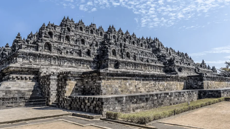 Libur Waisak Besok! Jangan Lewatkan 5 Tempat Meditasi dan Sejarah Buddhis Unik di Indonesia Ini