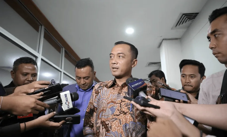 Geger Batas Pensiun ASN Mau Diperpanjang, Istana Buka Suara, DPR Beda Sikap