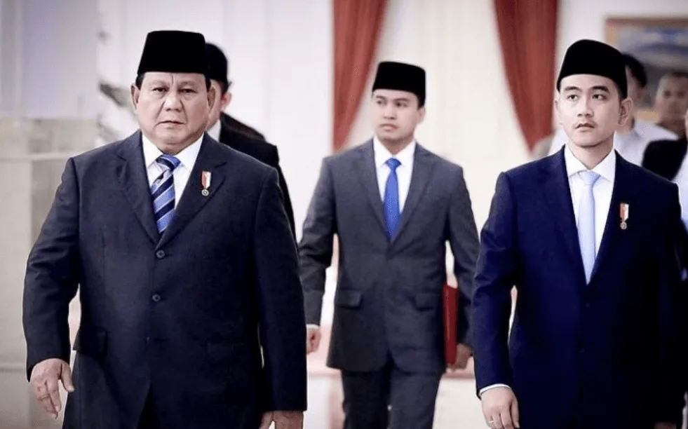 Isu Pemakzulan Gibran Mencuat, Jokowi: Hormati Aturan Ketatanegaraan