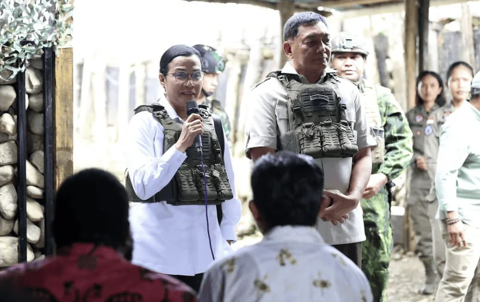 Kenakan Rompi Anti Peluru di Nduga, Sri Mulyani Cetak Sejarah di Zona Merah Papua