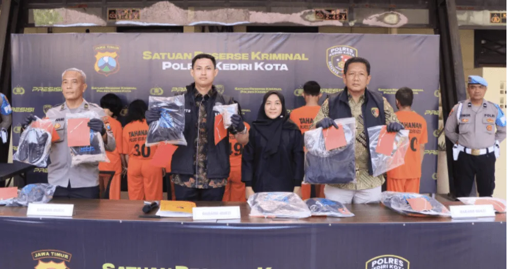 Empat Wanita Spesialis Pencurian Swalayan Lintas Provinsi Ditangkap Usai Aksinya Viral di Kediri