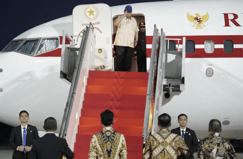 Prabowo Subianto Kunjungi Singapura, Bahas Kerja Sama Strategis dengan Presiden dan PM