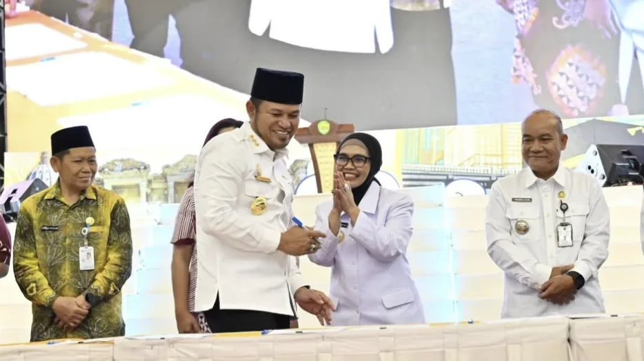 Disaksikan Wali Kota Neni, Pemprov Kaltim Guyur Insentif untuk Ribuan Guru dan Penjaga Rumah Ibadah