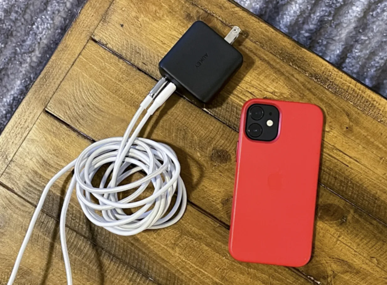 Jangan Asal Colok! Ini Panduan Lengkap Fast Charging iPhone Agar Baterai Awet dan Tidak Cepat Rusak