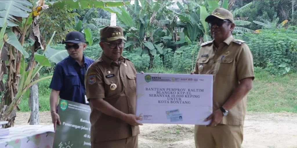 Pj Gubernur Kaltim Tinjau Pembangunan Turap Sungai di Bontang, Pastikan Proyek Berjalan Lancar
