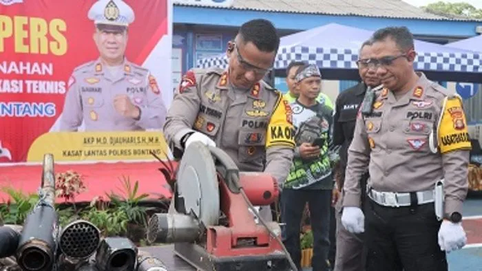 Polres Bontang Sita 40 Knalpot Brong, 115 Pengendara Ditegur
