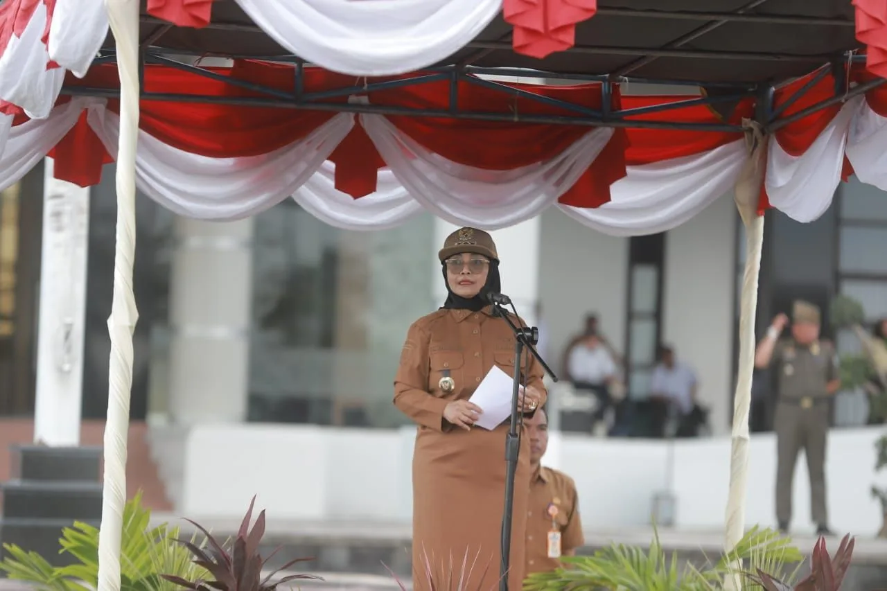 Wali Kota Neni Pimpin Apel Perdana Pascacuti Lebaran, Tekankan Implementasi Nilai BerAKHLAK