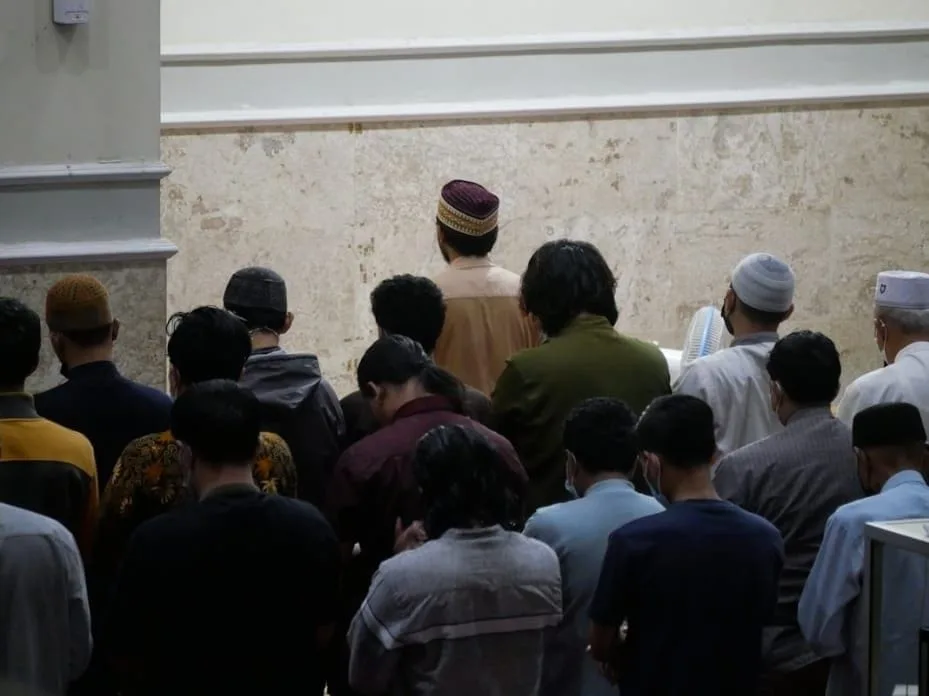 Idul Adha 2025 di Hari Jumat, Wajibkah Shalat Jumat Lagi? Ini Penjelasan Lengkap 4 Mazhab
