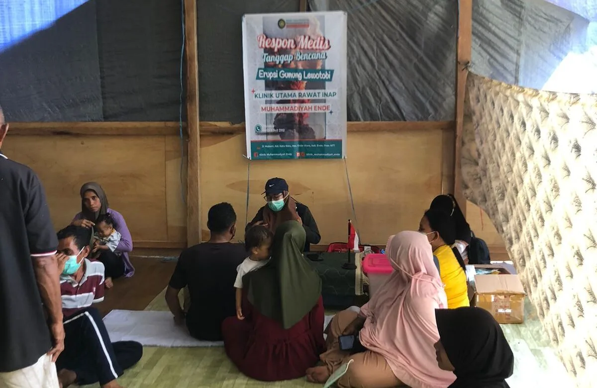 Kisah Tim Medis Muhammadiyah di Tengah Kepungan Abu Erupsi Gunung Lewotobi
