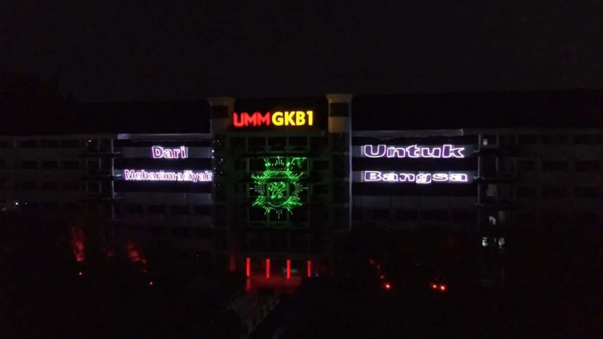 Bukan Papermob, UMM Sambut Mahasiswa Baru dengan Laser Show Spektakuler, Diklaim Lebih Hemat dan Tanpa Sampah