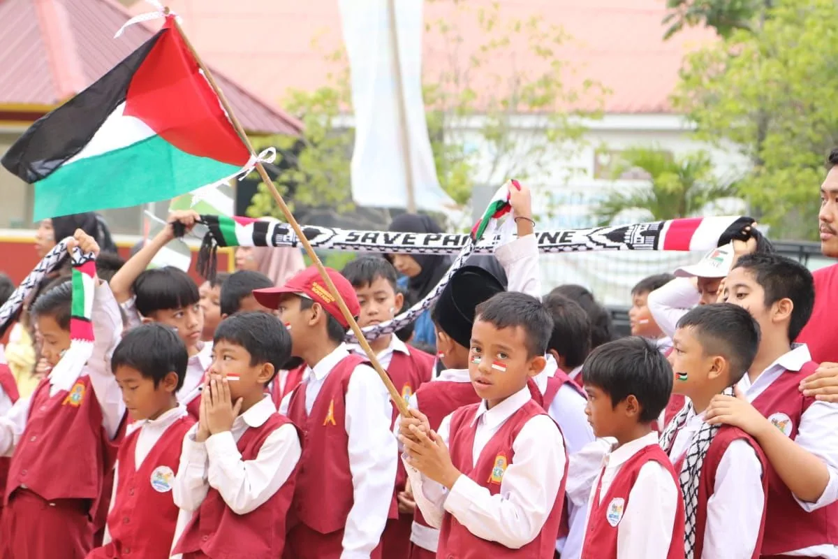 Aksi Damai Bela Palestina, Sekolah Muhammadiyah di Bontang Gelar Orasi hingga Galang Donasi