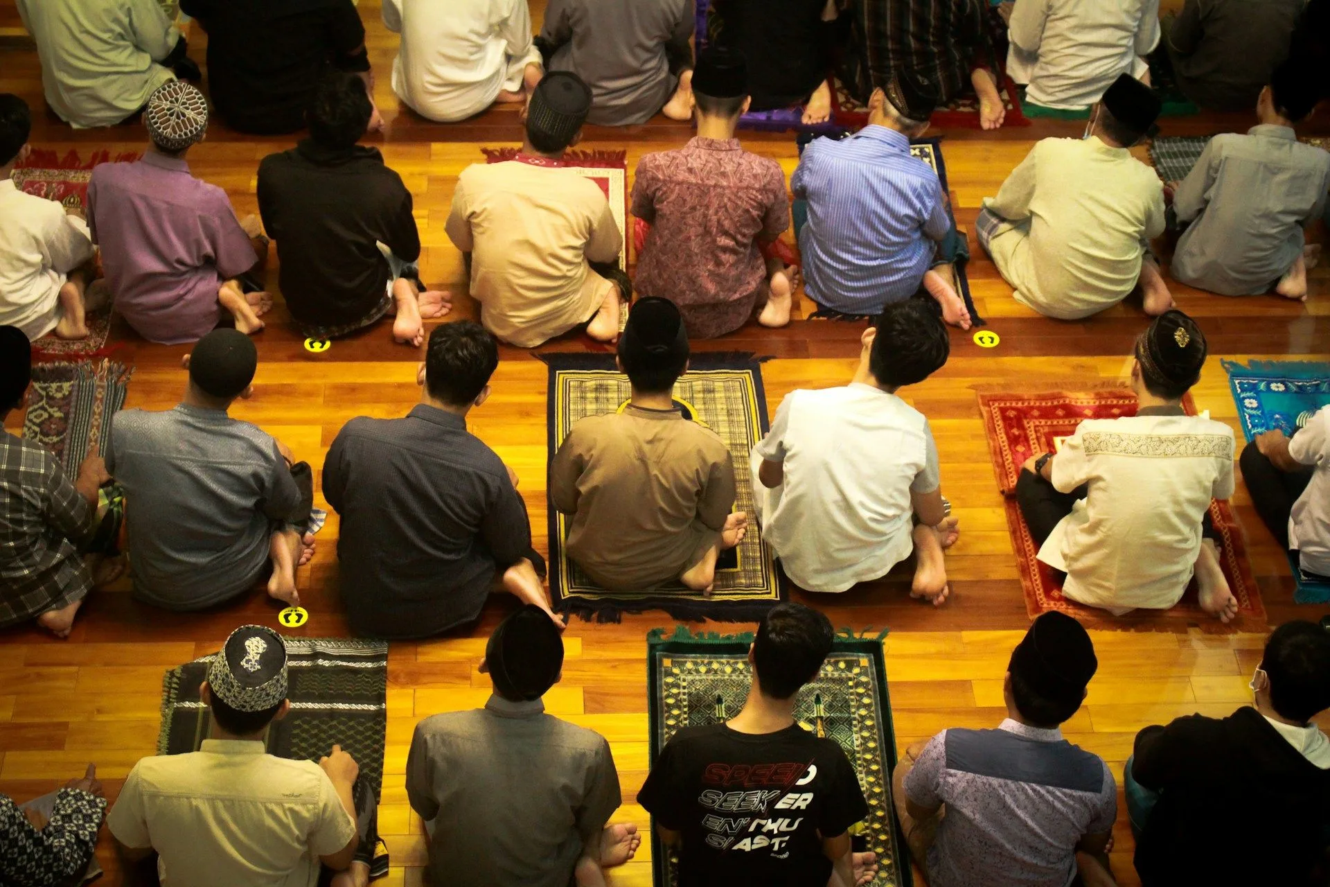 Jangan Telat ke Masjid, Ini Hukum Shalat Tarawih tapi Belum Shalat Isya