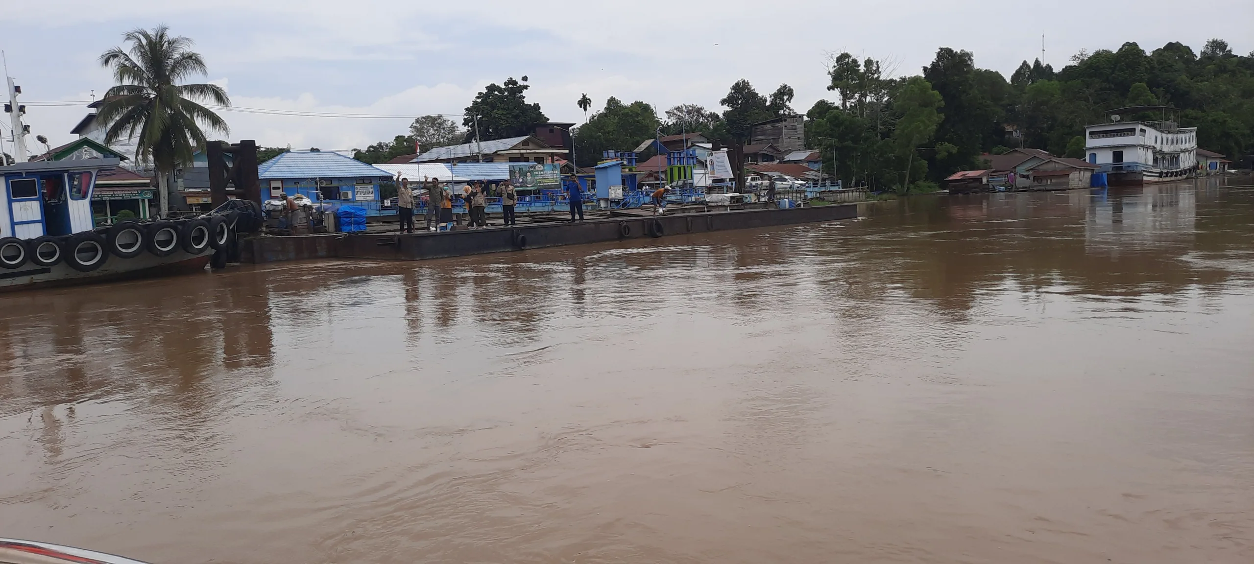 Banjir Mahakam Ulu, Akmal Malik Pastikan Listrik dan Pangan Terpenuhi