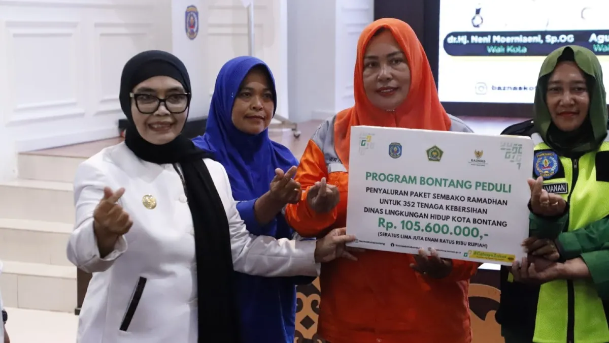 Pemkot dan Baznas Bontang Salurkan Sembako Ramadan untuk 447 Petugas Kebersihan dan Makam