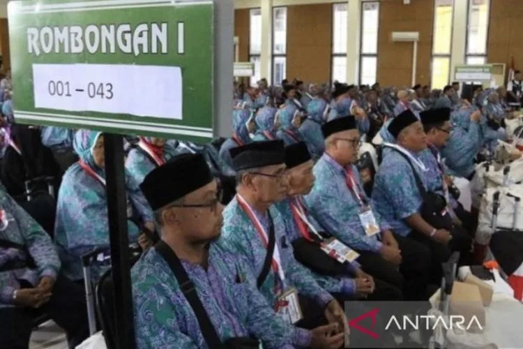 Calon Jemaah Haji Kloter 3 Embarkasi Balikpapan Dilepas Wagub Kaltim