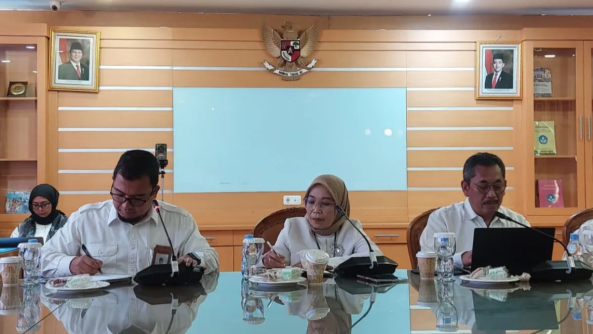 Kemendikdasmen Pastikan Tidak Ada PHK Massal Guru Non-ASN pada 2027