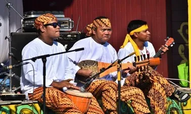 Denting Tingkilan di Tanah Guntung: Dedikasi Ridwan Yin Sindat Menjaga Api Warisan di Tengah Arus Modernisasi