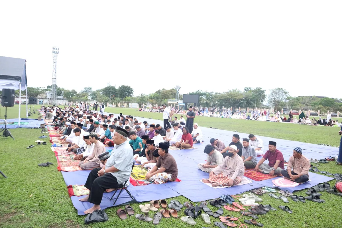 Salat Iduladha di Stadion Bessai Berinta, PDM Bontang Salurkan 40 Hewan Kurban untuk 2.150 Warga