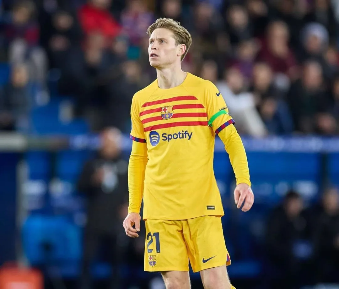 Jelang Laga Lawan Napoli, De Jong Bantah Isu Hengkang dari Barcelona