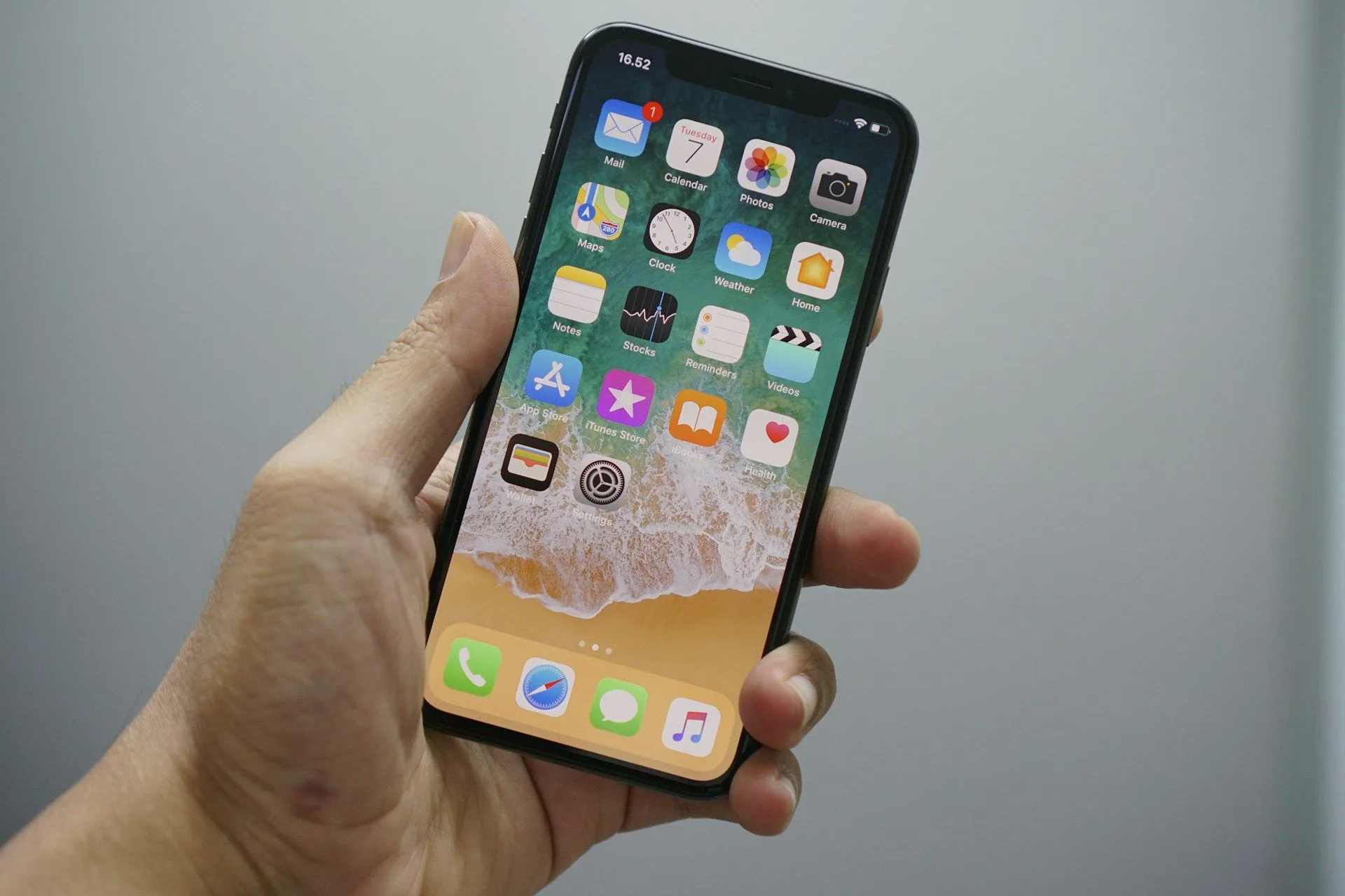 iPhone X Resmi Dinobatkan Apple sebagai Ponsel ‘Jadul’, Ini Alasannya