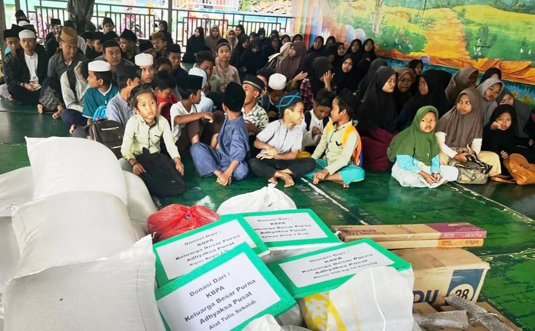 Jelang HUT ke-58, KBPA Gelar Baksos di Sekolah Alam Bantar Gebang: Salurkan 500 Kg Beras dan Bantuan Pendidikan