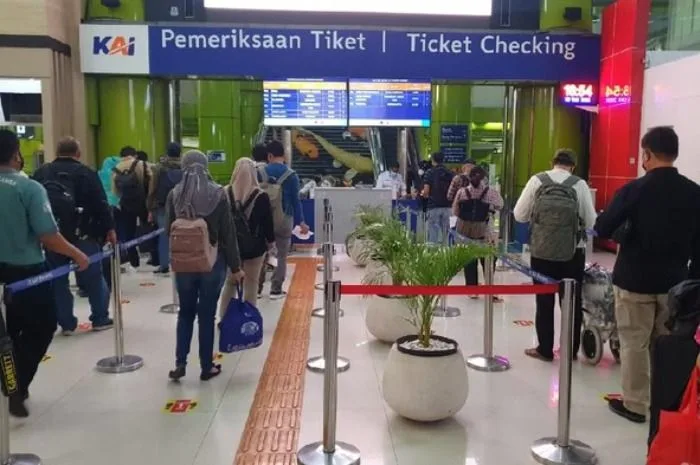 Fenomena War Tiket Kereta Lebaran 2025 Viral, KAI Siapkan Solusi