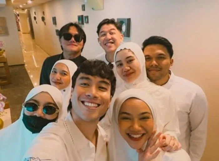 Mahalini Berangkat Umroh Saat Hamil 7 Bulan, Apakah Aman bagi Ibu dan Janin?