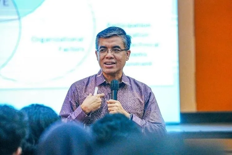 Jawab Kritik Soal Kenaikan UMP 2025, Menaker Ungkap Hasil Kajian hingga Proses Laporan ke Prabowo