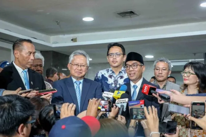 UKT Mahasiswa 2025 Dipastikan Tidak Naik! Mendiktisaintek Minta Rektor Proaktif Sosialisasi