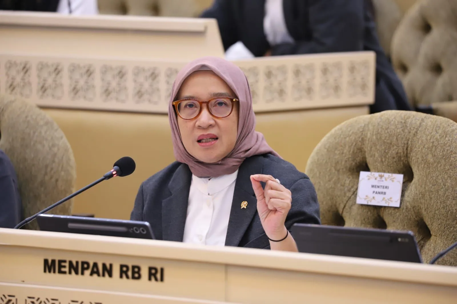 Pengangkatan PPPK Non-ASN Mundur ke 2026: Daerah Kewalahan Biaya, PPPK Paruh Waktu Jadi Solusi?