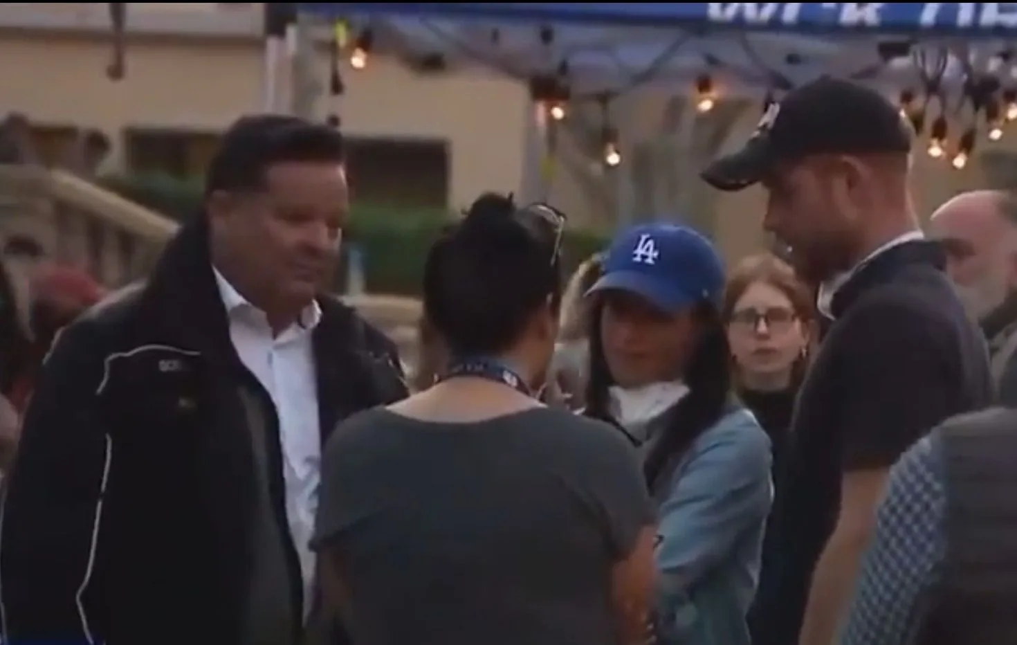 Pangeran Harry dan Meghan Markle Jadi Relawan, Bantu Korban Kebakaran Los Angeles