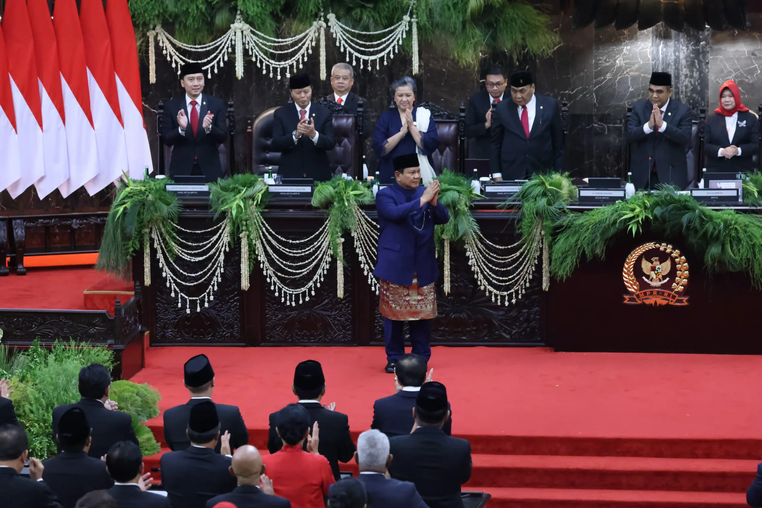 Prabowo Subianto Berikan Apresiasi kepada Jokowi-Ma’ruf di Pelantikan Presiden-Wapres 2024-2029