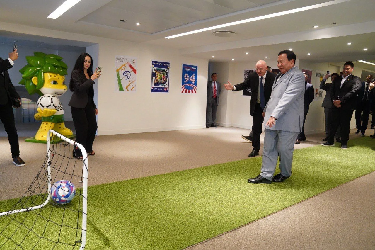 Prabowo Terima Tantangan Presiden FIFA, Berhasil Cetak Gol