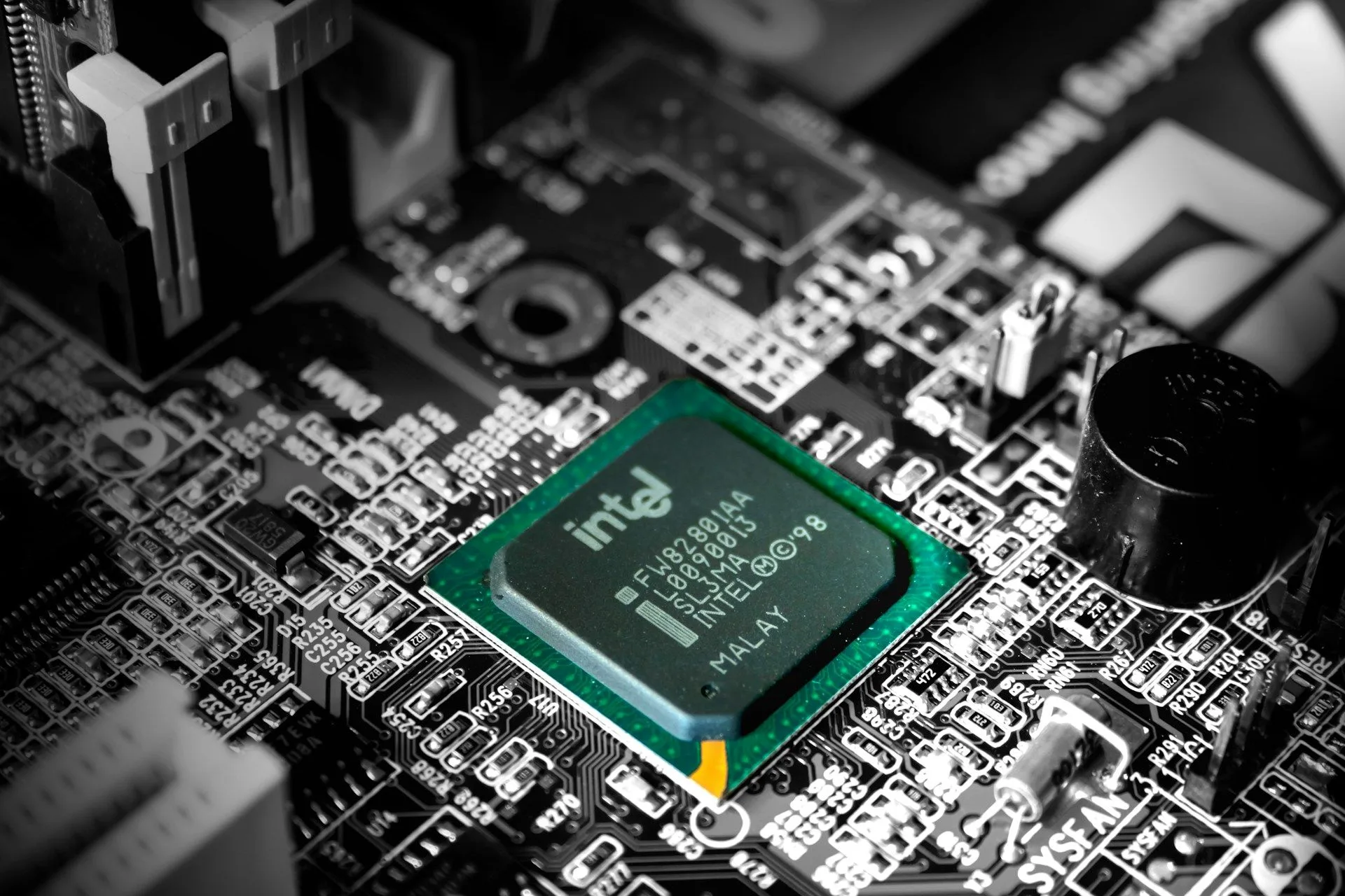 Prosesor Intel Dirumorkan akan Semakin Panas, Kenapa?