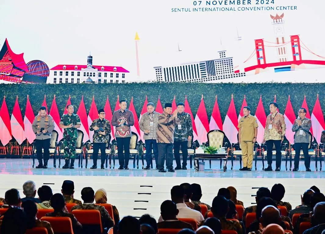Pjs Wali Kota Bontang Munawwar Hadiri Rakornas Sinergi Menuju Indonesia Emas 2045