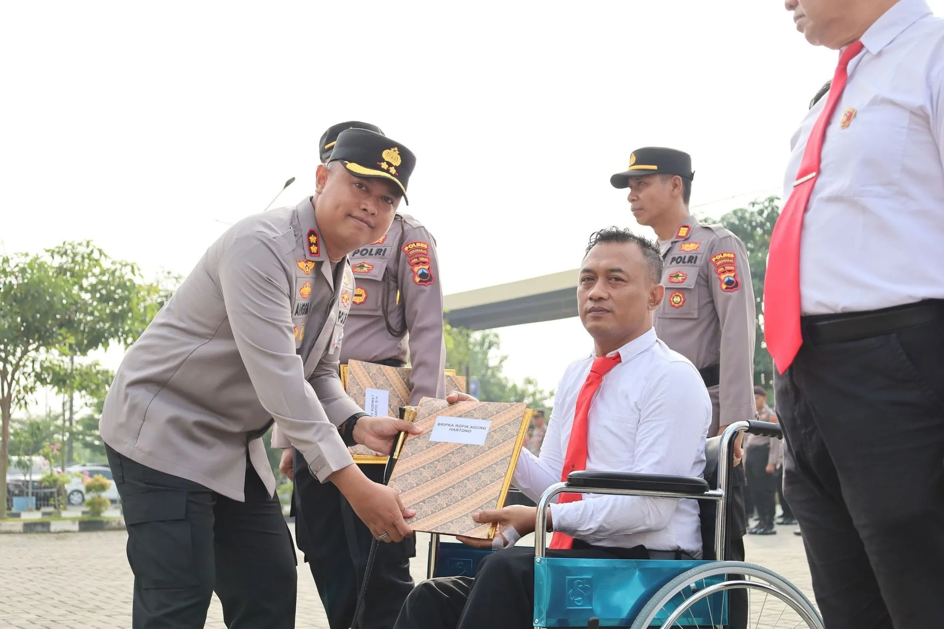 Kisah Bripka Rofiq Alami Lutut Pecah demi Tegaknya Keadilan, Raih Penghargaan Jelang Hari Bhayangkara ke-79