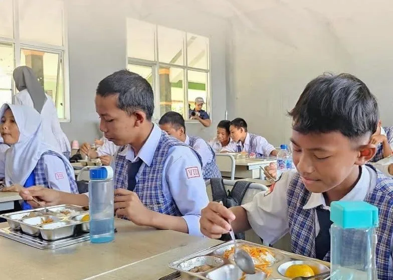 Mendikdasmen Libatkan Sekolah Swasta dalam SPMB 2025, Daya Tampung Sekolah Negeri Jadi Pertimbangan Utama