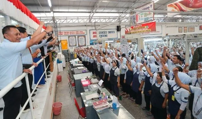 Gelombang PHK Sritex: Ribuan Pekerja Sukoharjo Dirumahkan, Ancaman Resesi Industri Tekstil Nasional Mengintai?