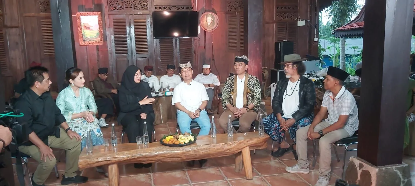 Seniman Banyuwangi Rayakan Hari Seni Rupa dengan Jagong Budaya dan Wayangan Bersama Sujiwo Tejo