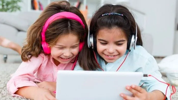 Pemerintah Kaji Larangan Anak Pakai TikTok dan Medsos, Bill Gates: Tidak Ada Usia Ajaib