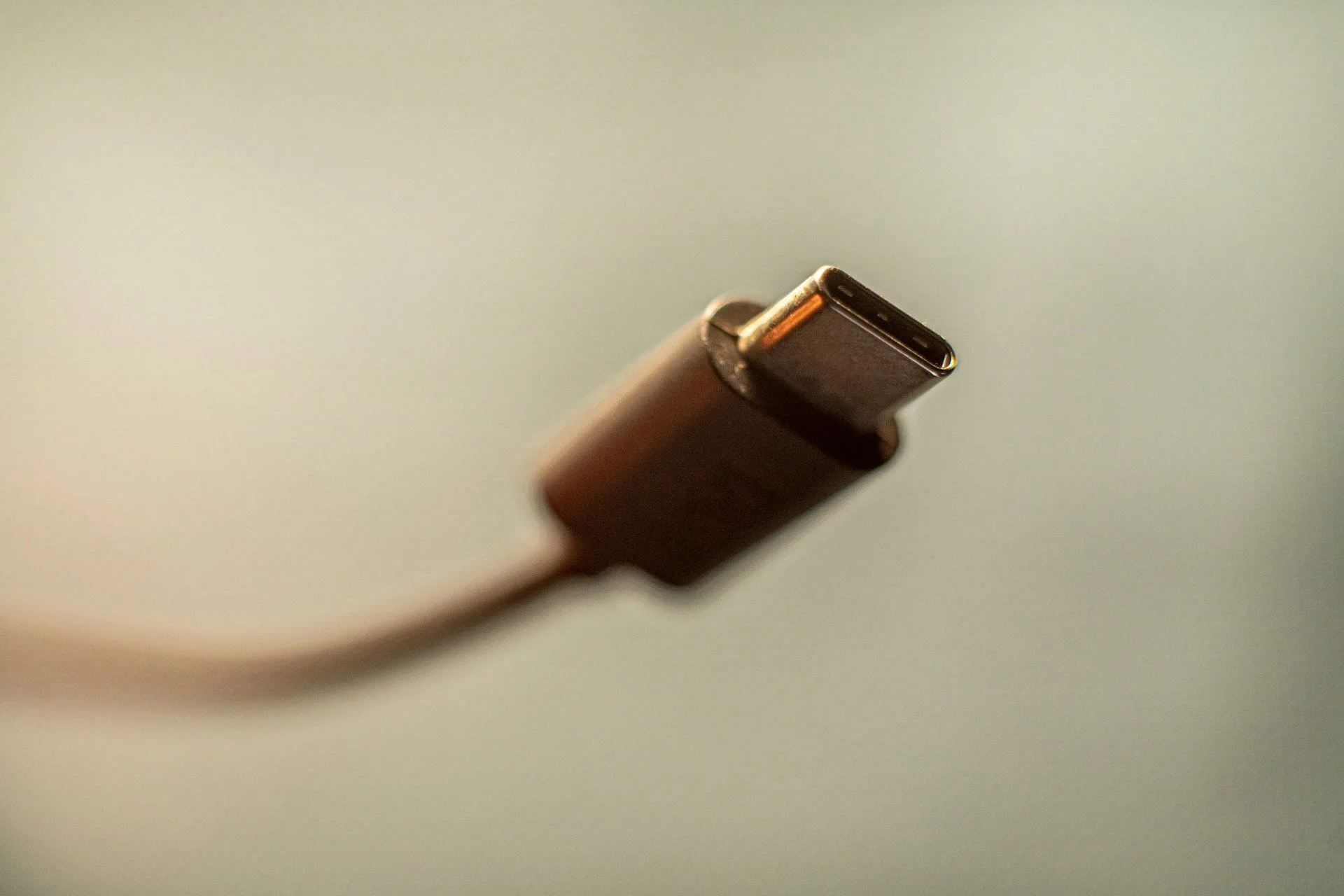 USB-C di iPhone 15, Bisa Terhubung ke Apa Saja?