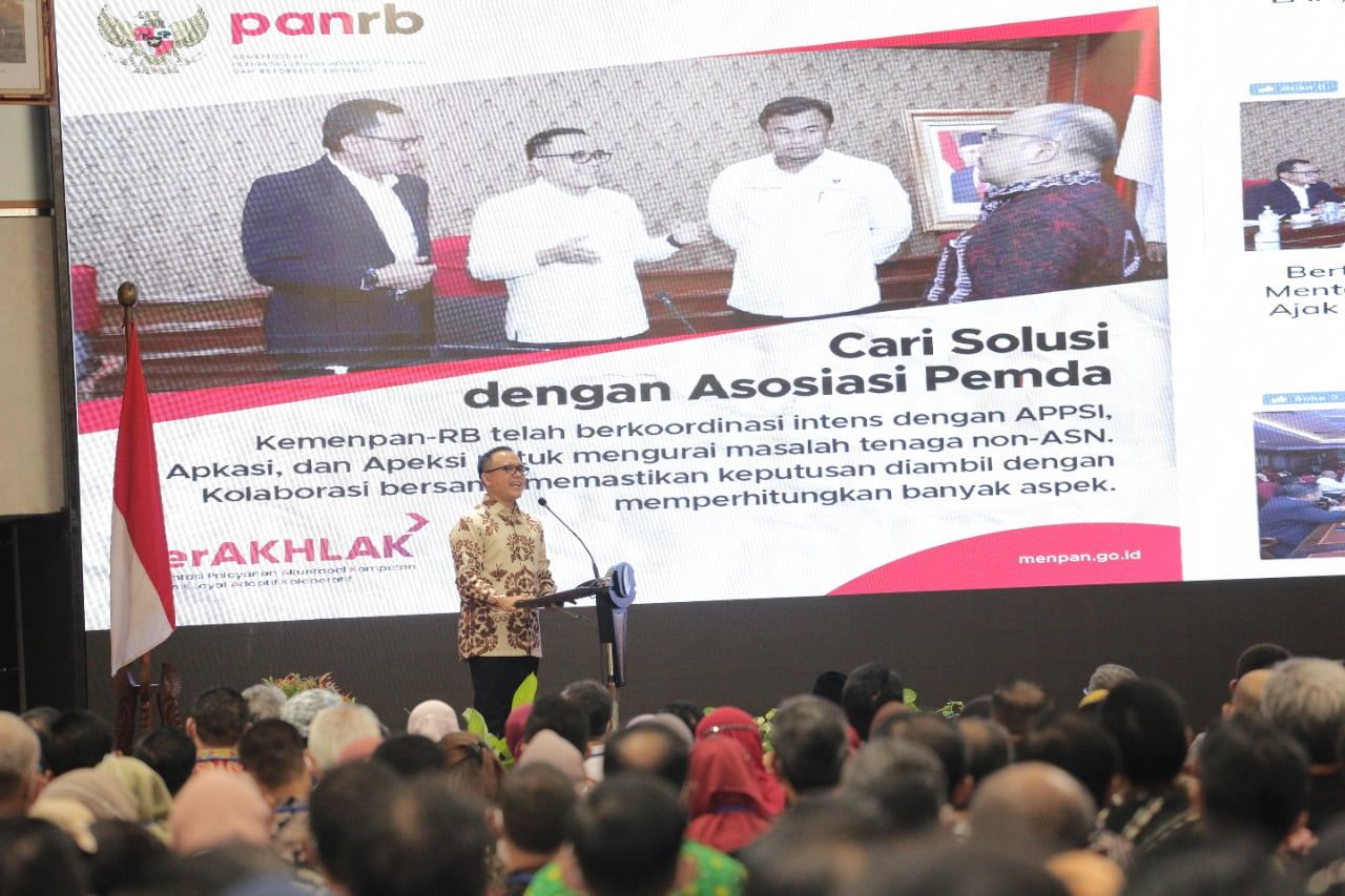 Menteri PANRB Abdullah Azwar Anas saat memberikan arahan pada Rapat Koordinasi Persiapan Pengadaan ASN Tahun 2022 di Jakarta, Selasa 13 September 2022.