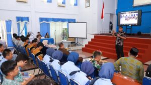 Wali Kota Basri Rase menyampaikan apresiasi atas pelaksanaan Deklarasi dan Sosialisasi bagi pelajar SMA/SMK Negeri dan Swasta di Kota Bontang.