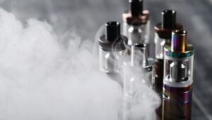 Ilustrasi. WHO Eropa menyatakan keprihatinannya terkait maraknya penggunaan alkohol dan rokok elektronik di kalangan remaja.